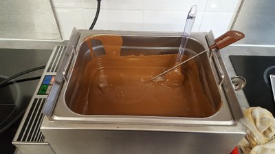 1-  fonte et coulage du chocolat