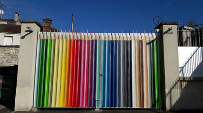 portail crayons au soleil (2)